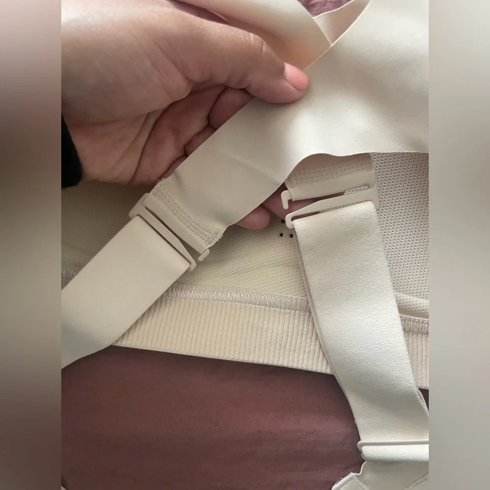 Reebok Sports Bra-NWT - Picture 6 of 7